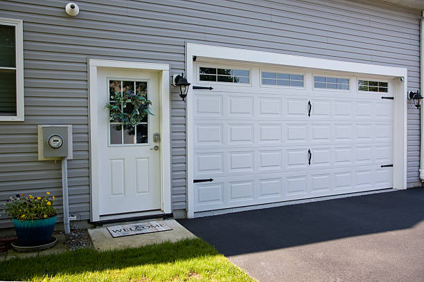 24/7 Emergency Garage Door Panel Replacement experts in Adams County County, WI